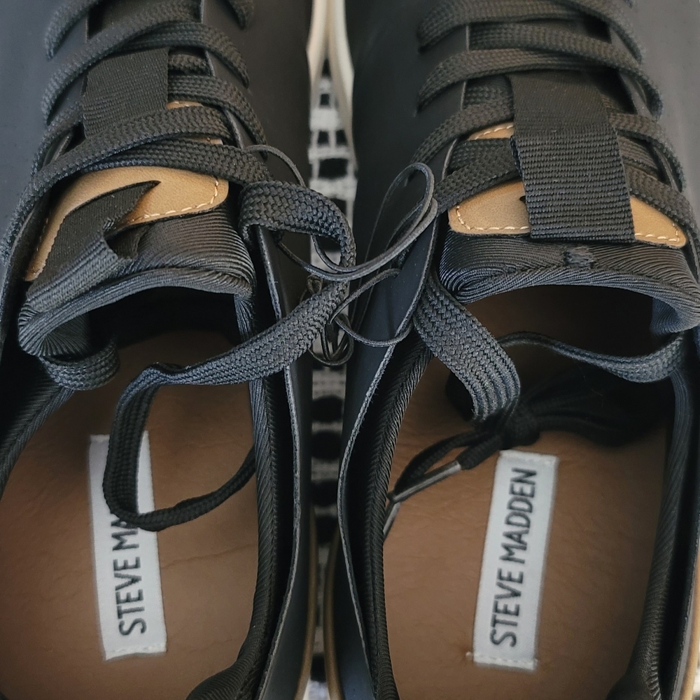 Steve Madded Razor Sneakers - Picture 2 of 4